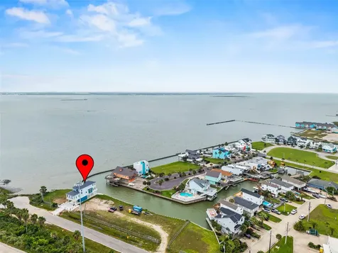 107 Gulf Drive Tiki Island TX 77554