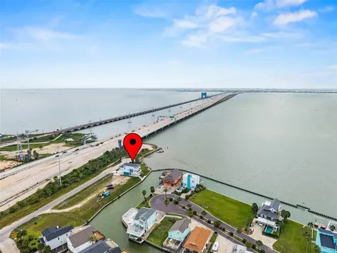 107 Gulf Drive Tiki Island TX 77554