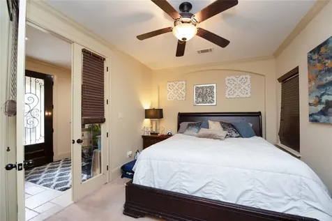 1141 W 23rd Street B Houston TX 77008