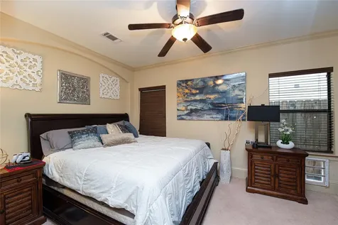 1141 W 23rd Street B Houston TX 77008