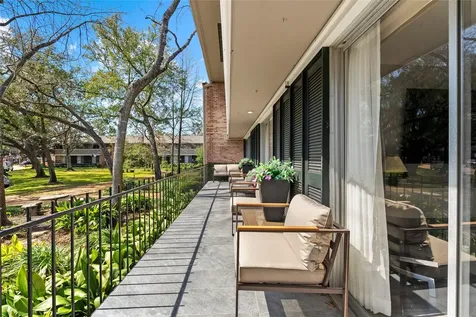 604 S Ripple Creek Drive 604 Houston TX 77057