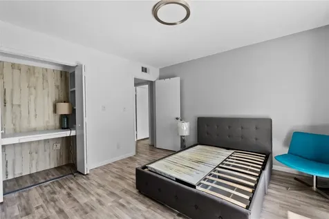 604 S Ripple Creek Drive 604 Houston TX 77057