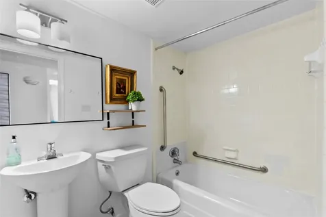 604 S Ripple Creek Drive 604 Houston TX 77057