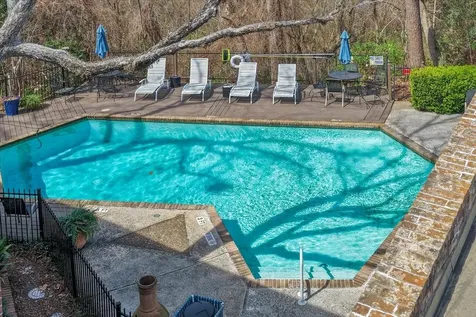 604 S Ripple Creek Drive 604 Houston TX 77057