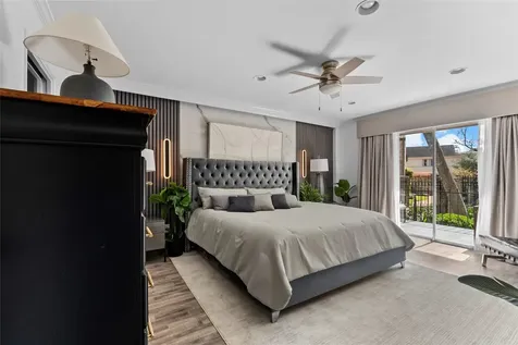604 S Ripple Creek Drive 604 Houston TX 77057
