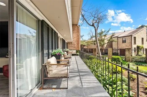 604 S Ripple Creek Drive 604 Houston TX 77057