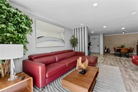 604 S Ripple Creek Drive 604 Houston TX 77057