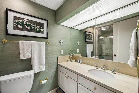 5555 Del Monte Drive 1305 Houston TX 77056