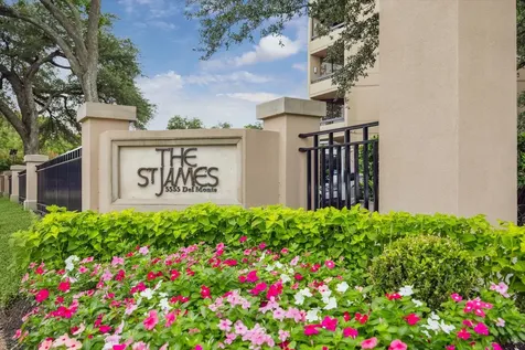 5555 Del Monte Drive 1305 Houston TX 77056