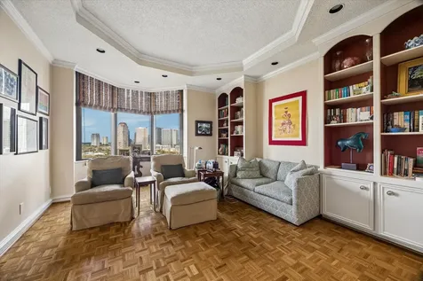 5555 Del Monte Drive 1305 Houston TX 77056