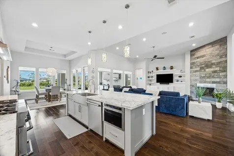 1809 Grace Crossing Friendswood TX 77546