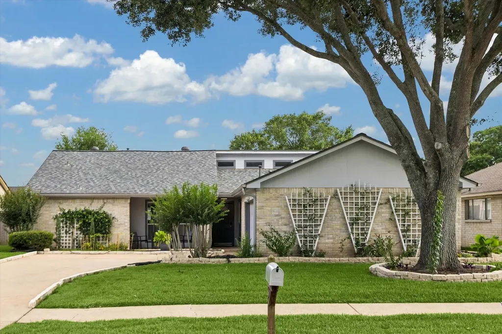 1903 Mustang Springs Drive Missouri City TX 77459