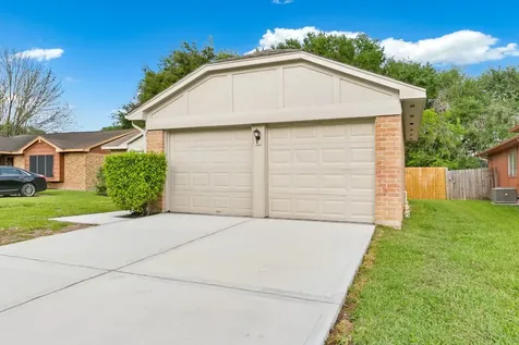 1911 Highcrest Drive Missouri City TX 77489