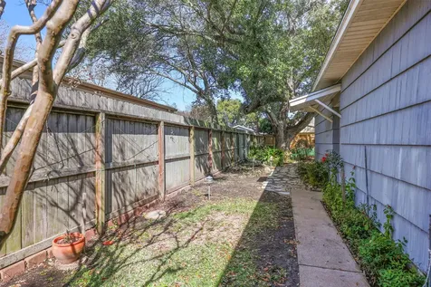 1506 14th Avenue N Texas City TX 77590