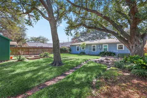 1506 14th Avenue N Texas City TX 77590