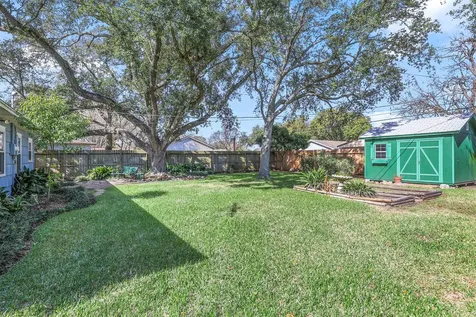1506 14th Avenue N Texas City TX 77590
