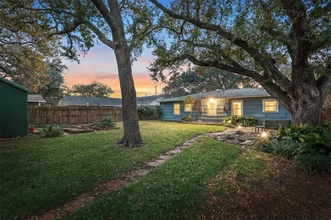 1506 14th Avenue N Texas City TX 77590