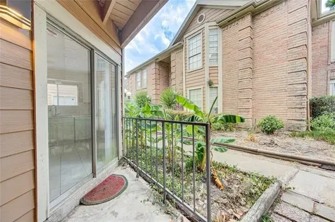 12200 Overbrook Lane 31a Houston TX 77077