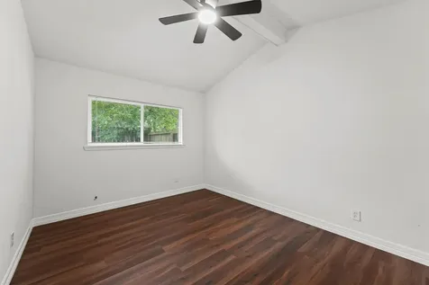 632 Meadowlawn Street Shoreacres TX 77571