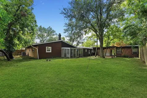632 Meadowlawn Street Shoreacres TX 77571