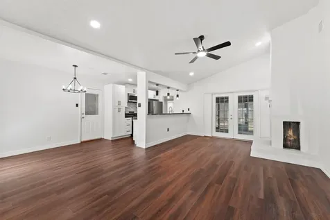 632 Meadowlawn Street Shoreacres TX 77571