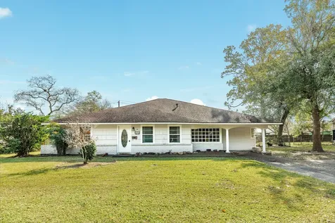 935 Magnolia Street Lake Jackson TX 77566