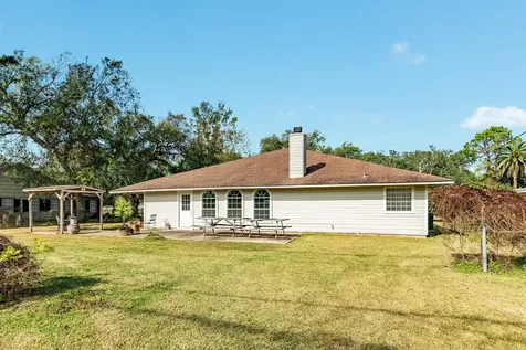 935 Magnolia Street Lake Jackson TX 77566