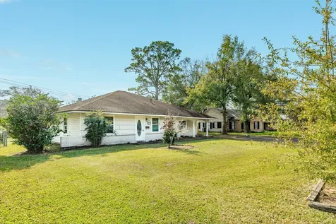 935 Magnolia Street Lake Jackson TX 77566