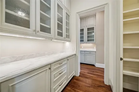4005 Piping Rock Lane Houston TX 77027