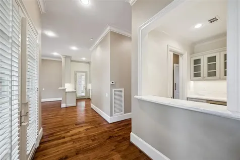 4005 Piping Rock Lane Houston TX 77027