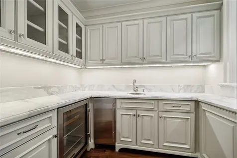 4005 Piping Rock Lane Houston TX 77027