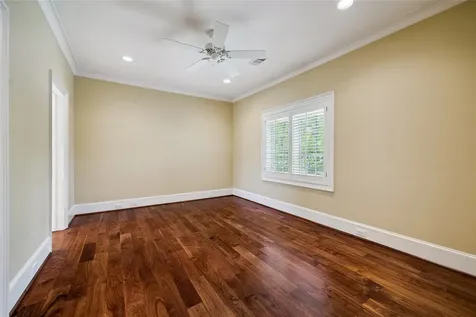 4005 Piping Rock Lane Houston TX 77027