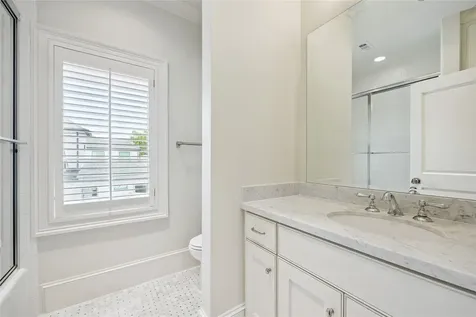 4005 Piping Rock Lane Houston TX 77027