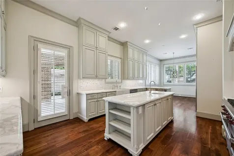 4005 Piping Rock Lane Houston TX 77027
