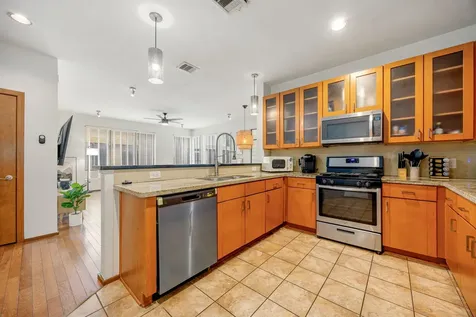 2106 Holman Street B Houston TX 77004