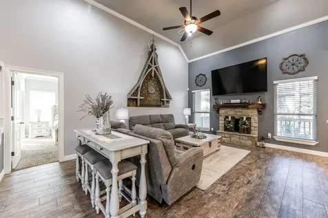2136 Wheatstone Drive Huntsville TX 77340