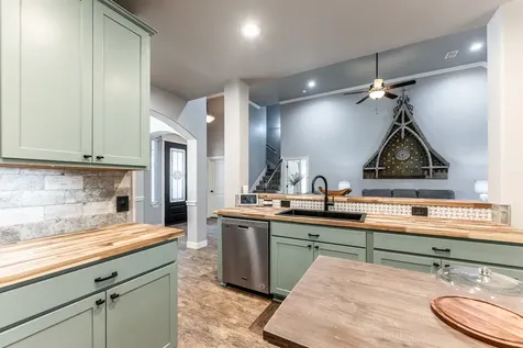 2136 Wheatstone Drive Huntsville TX 77340