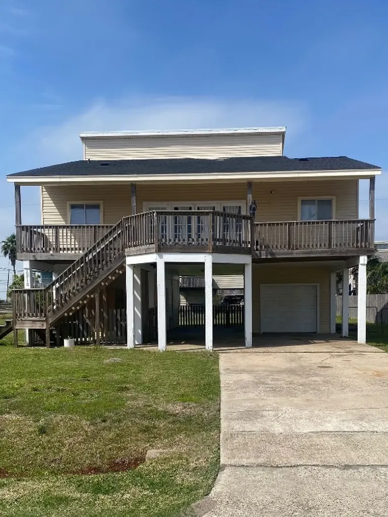 16712 Fletcher Christian Road Galveston TX 77554