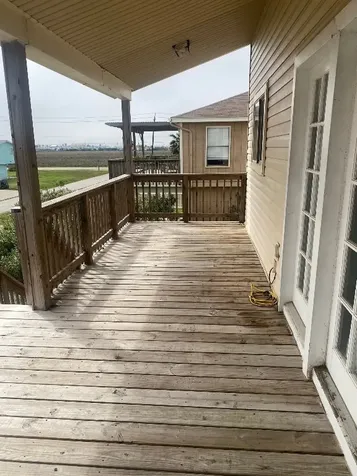 16712 Fletcher Christian Road Galveston TX 77554