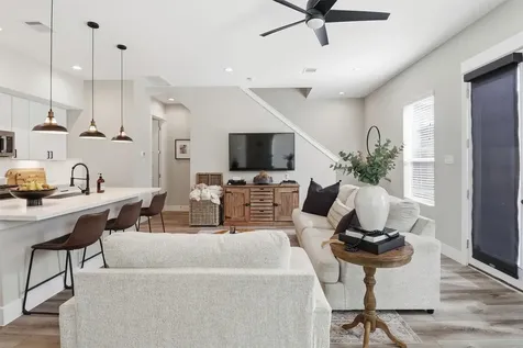 5208 Pinemont Creek Lane Houston TX 77018