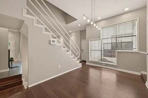 204 Marshall Street 3 Houston TX 77006