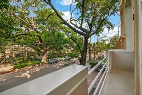 204 Marshall Street 3 Houston TX 77006