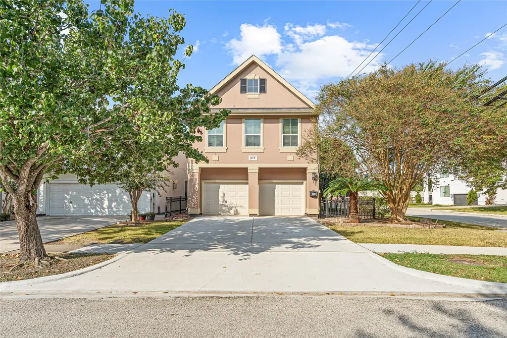 112 White Drive Bellaire TX 77401