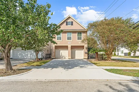 112 White Drive Bellaire TX 77401