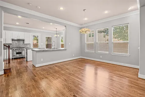 112 White Drive Bellaire TX 77401