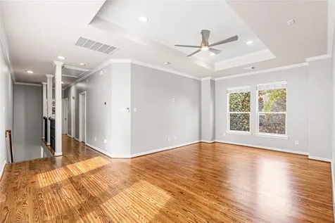 112 White Drive Bellaire TX 77401
