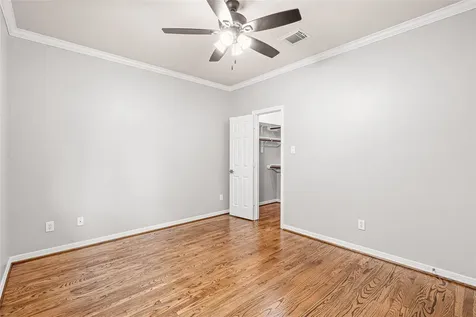 112 White Drive Bellaire TX 77401