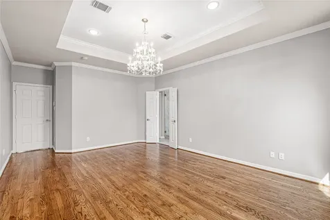 112 White Drive Bellaire TX 77401