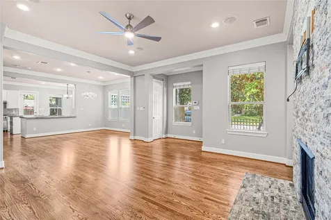 112 White Drive Bellaire TX 77401