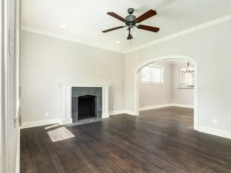 4528 Ave R 1/2 Galveston TX 77551